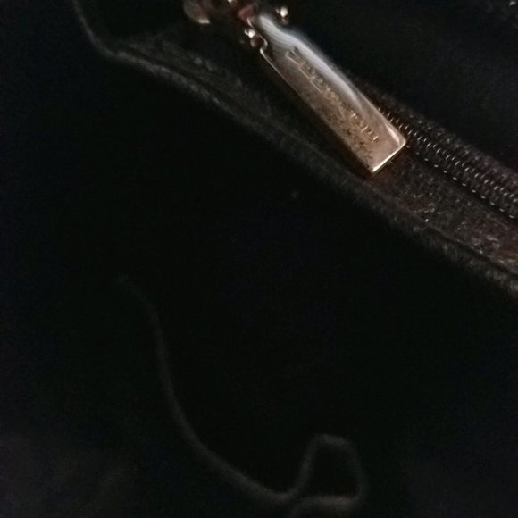 Versage Large Quilted Shoulder Bag - Picture 3 of 16